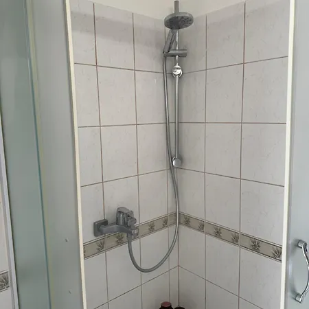 Apartman Split 招待所 *